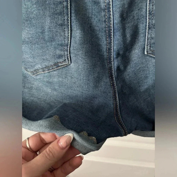 Refuge Denim | Miami Denim Dark Wash Distressed Shorts (Jegging) | Size 15 - Picture 6 of 8
